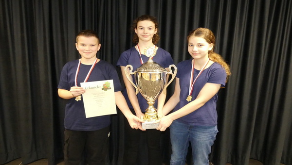 AvH beim Schulvergleich im Bogenschießen