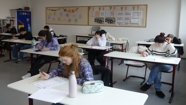 Humboldt-Schüler erwerben französisches Sprachdiplom „DELF“ 