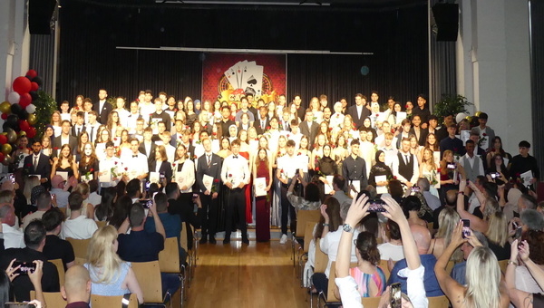 Aßlarer Abgänger mit „Casino Night“ verabschiedet